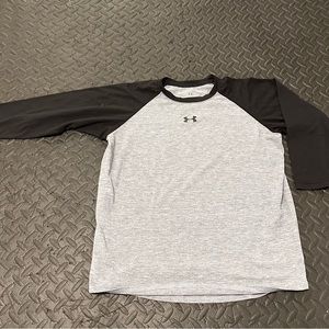Under armour baseball shirt. Youth Large.